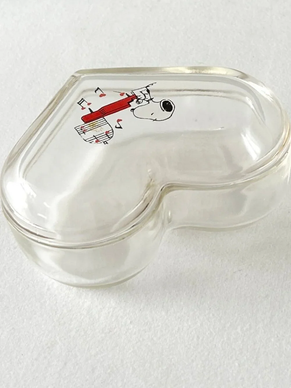 Vintage Peanuts Snoopy Heart Shaped Glass Trinket Box With Lid 80s Jewelry Dish